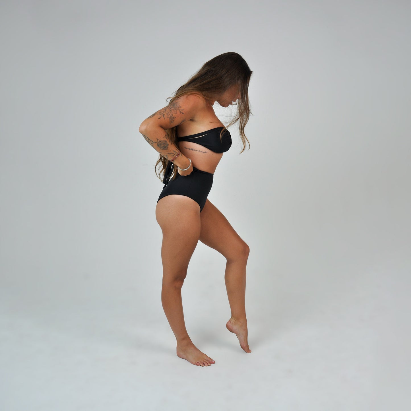 AMINA TRIANGLE TOP - BLACK