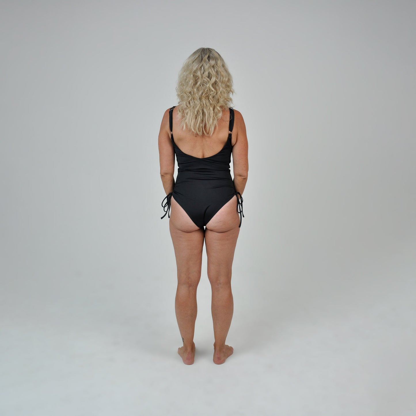 FLO 1 PIECE - BLACK